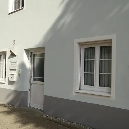 Lindenhof Apartment *