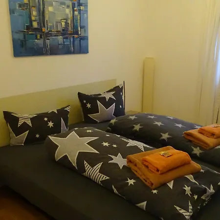 Lindenhof Apartment *